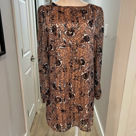 Lulu’s Peach and Brown Botanical Shift with Gold Thread Long Sleeve Dress - Picture 8 of 16